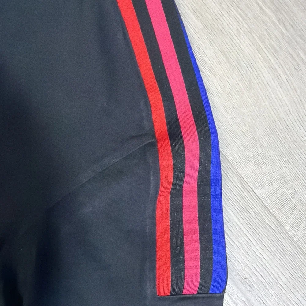 Adidas Originals Trefoil Tee Small Black‎ 3 Stripe Sleeve Logo
